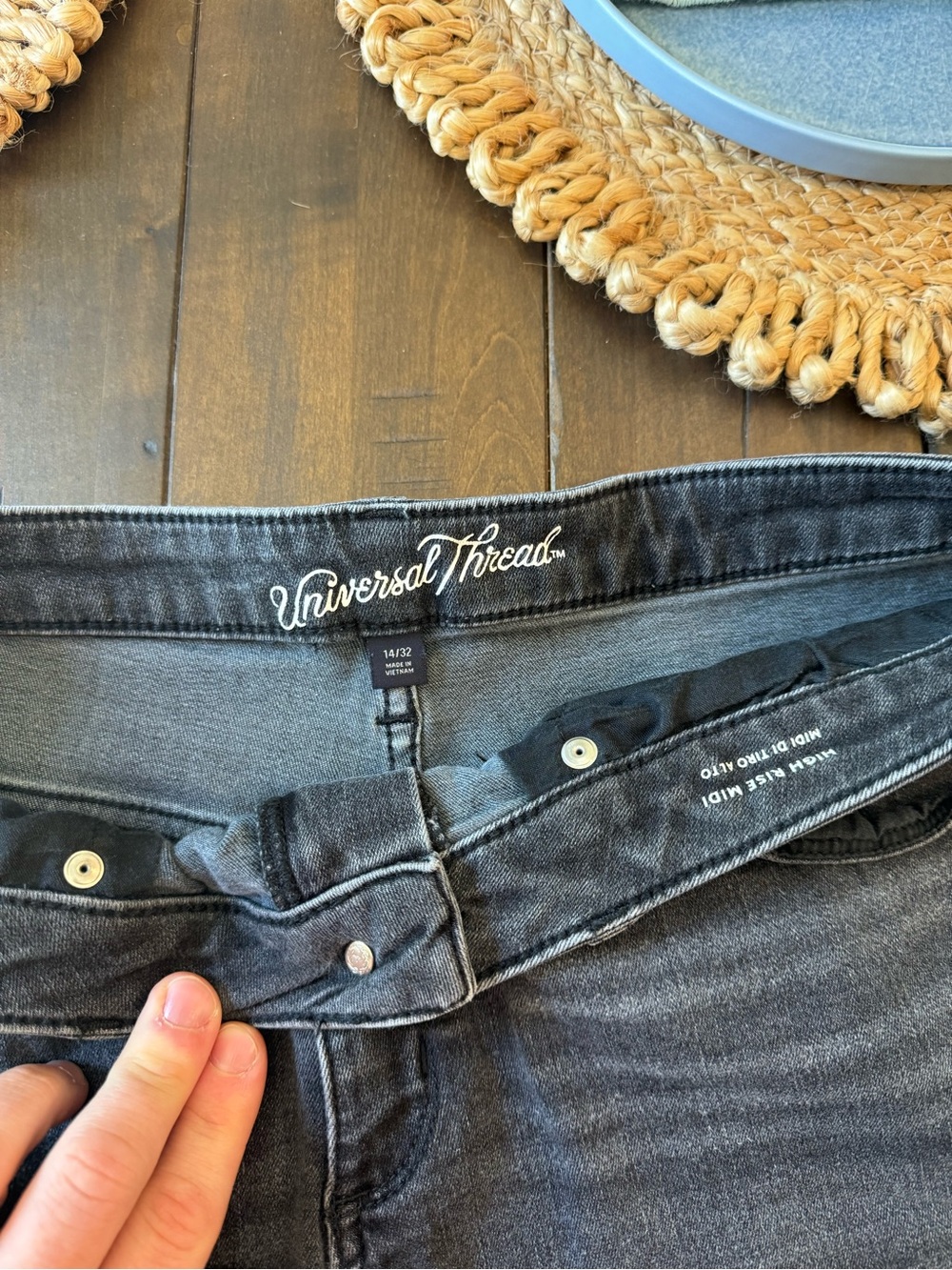 Universal Thread Women's High-Rise Denim Shorts in Washed Black